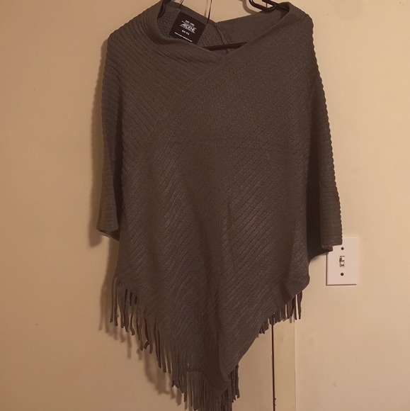Asymmetrical Fringed Poncho - Picture 2 of 3